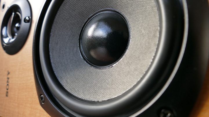 what are stereo speakers